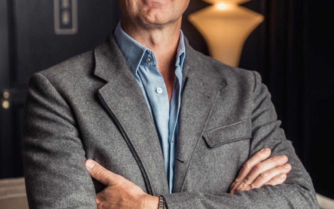 Rajeunir le visage sans le transformer : mon approche en 6 points